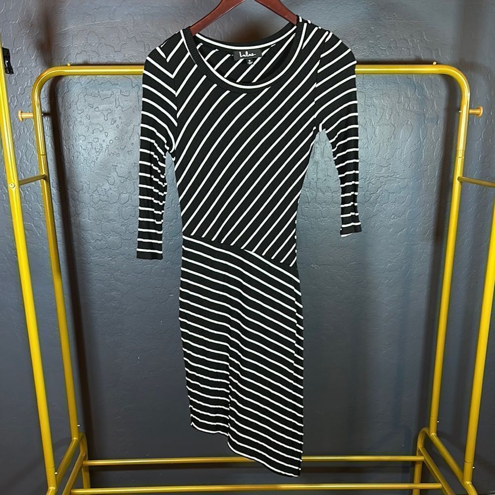 Lulus Knee-length Black and White Sheath Dress with‎ Long Sleeves